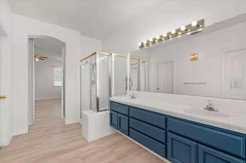 Bath - 2162 Decatur Ave, Clovis, CA 93611 photo 6 of 6