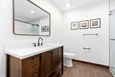 Bath - 1395 Pine Dr, Lemoore, CA 93245 photo 1 of 4