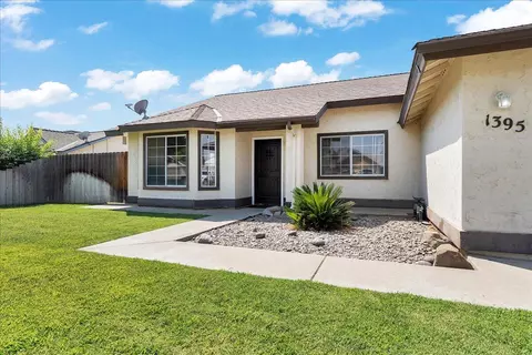 Exterior - 1395 Pine Dr, Lemoore, CA 93245 photo 5 of 7
