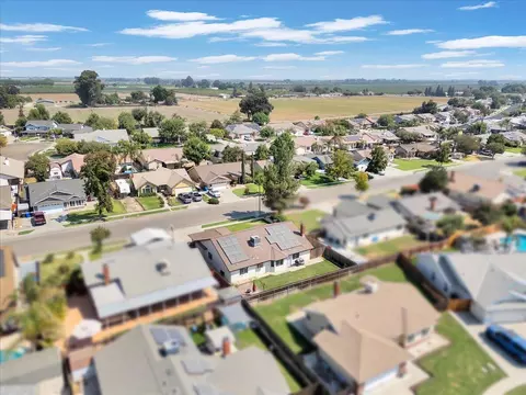 View/Area - 1395 Pine Dr, Lemoore, CA 93245 photo 2 of 5