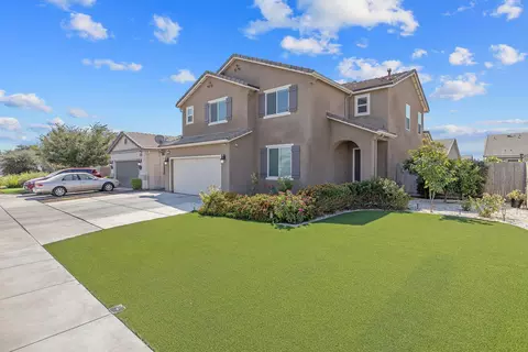 3043 Parks Ave, Tulare, CA 93274