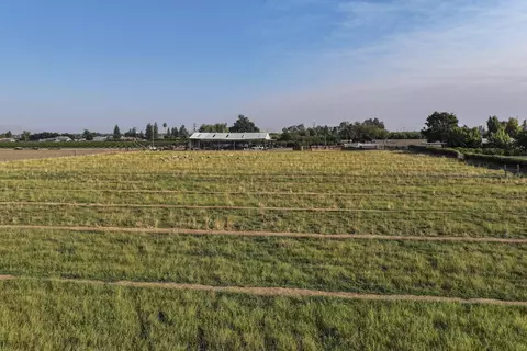 1187 W Marinette Ave, Exeter, CA 93221 photo 4