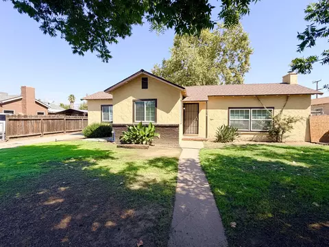 216 Oxford Ave, Lindsay, CA 93247