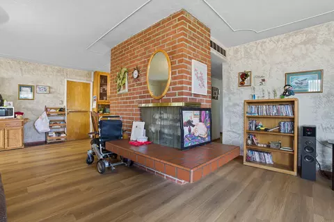 148 E Gail Ave, Tulare, CA 93274 photo 5