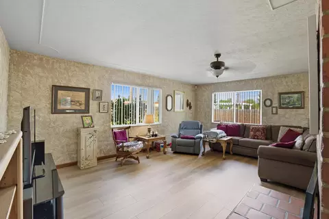148 E Gail Ave, Tulare, CA 93274 photo 4