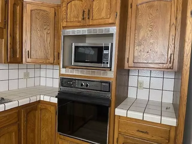 Kitchen - 726 Josephine Ave, Corcoran, CA 93212 photo 2 of 2