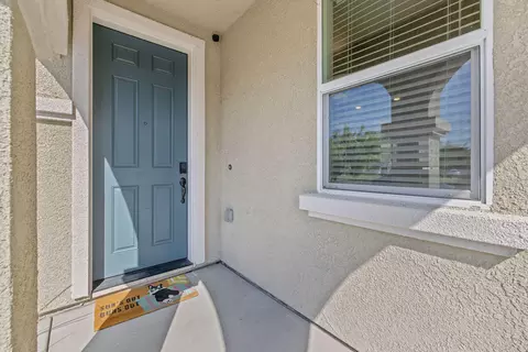 Exterior - 3138 E Seeger Ave, Visalia, CA 93292 photo 4 of 8