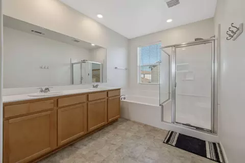Entry Way - 3138 E Seeger Ave, Visalia, CA 93292 photo 12 of 15