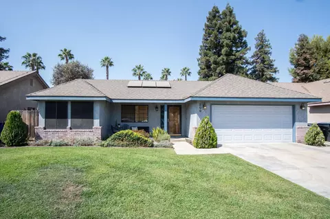 209 S Atwood Ct, Visalia, CA 93291