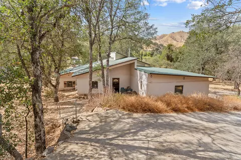 40901 Quail Dr, Three Rivers, CA 93271