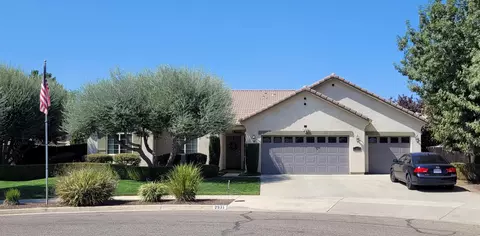 2931 S Arkle St, Visalia, CA 93292