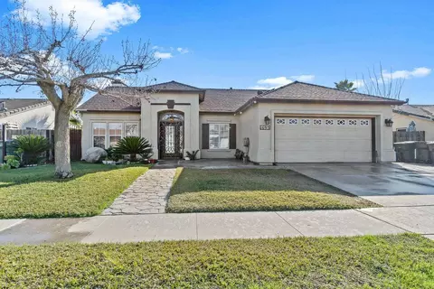 1695 Cochran Ave, Tulare, CA 93274