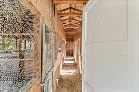 Entry Way - 19445 Rea Rd, Strathmore, CA 93267 photo 1 of 1