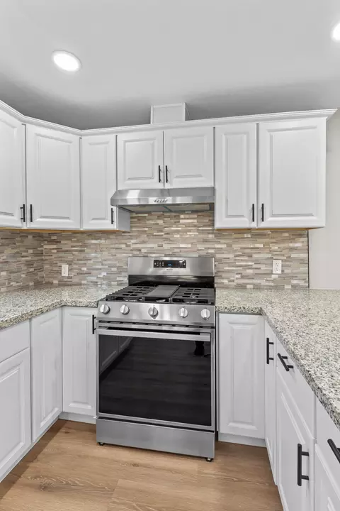 Kitchen - 19445 Rea Rd, Strathmore, CA 93267 photo 4 of 4