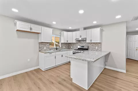 Kitchen - 19445 Rea Rd, Strathmore, CA 93267 photo 1 of 4