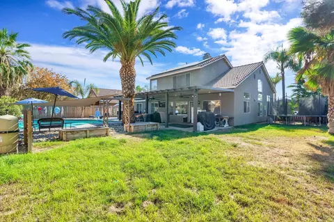 Exterior - 882 Encore Dr, Hanford, CA 93230 photo 7 of 7