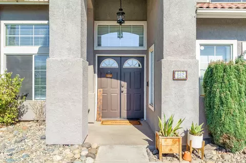Entry Way - 882 Encore Dr, Hanford, CA 93230 photo 1 of 1