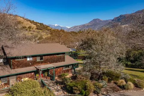 Exterior - 43355 Sierra Dr #B, Three Rivers, CA 93271 photo 3 of 22