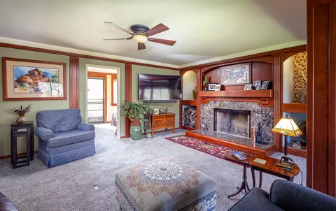 Living - 43355 Sierra Dr #B, Three Rivers, CA 93271 photo 3 of 6