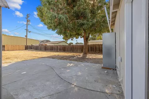 Exterior - 17 G St, Lemoore, CA 93245 photo 2 of 4