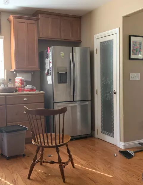 Kitchen - 619 C St, Lemoore, CA 93245 photo 2 of 3
