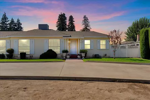 1633 Chinowth St, Visalia, CA 93277