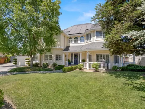 242 W Hubert Ct, Fresno, CA 93711
