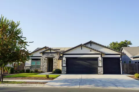 2360 W Bel Aire Ct, Porterville, CA 93257