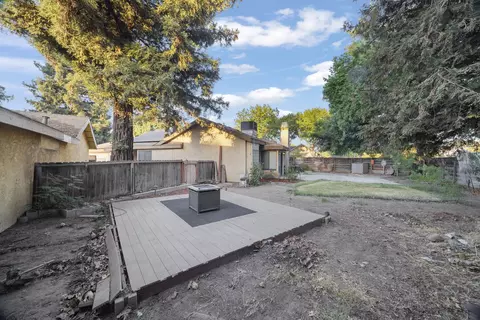 Exterior - 1704 E Babcock Dr E, Visalia, CA 93292 photo 7 of 7
