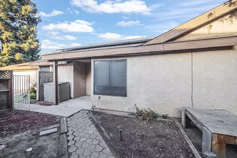 Exterior - 1704 E Babcock Dr E, Visalia, CA 93292 photo 2 of 7