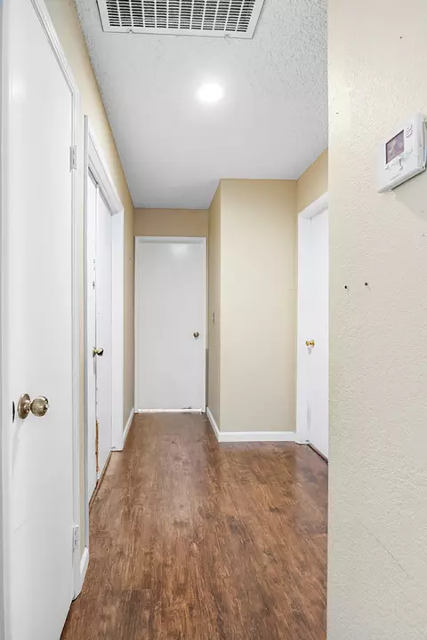 Entry Way - 1704 E Babcock Dr E, Visalia, CA 93292 photo 3 of 4
