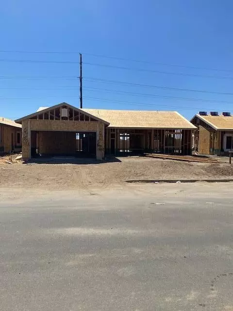 1167 S Royal Oak Ct E, Porterville, CA 93257