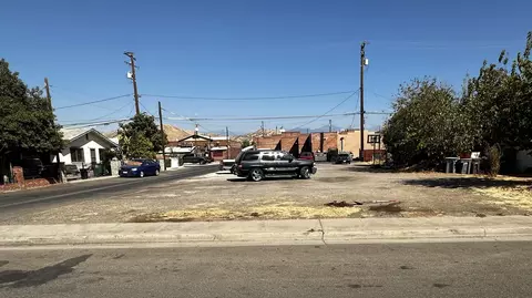 N Palm Street, Woodlake, CA 93286