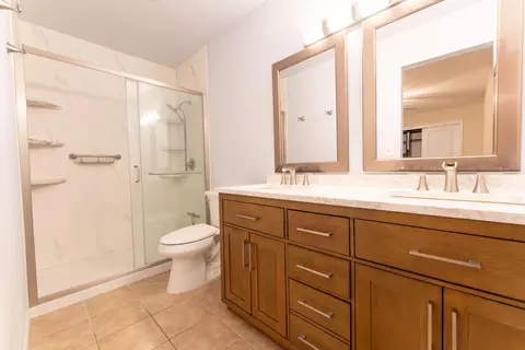 Bath - 470 Alder Dr, Lemoore, CA 93245 photo 2 of 2