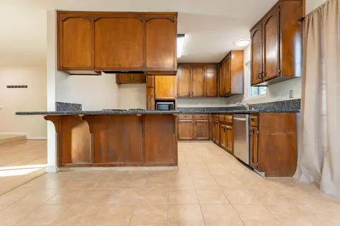 Kitchen - 470 Alder Dr, Lemoore, CA 93245 photo 1 of 3