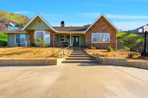 Exterior - 42076 Black Oak Dr, Three Rivers, CA 93271 photo 4 of 16
