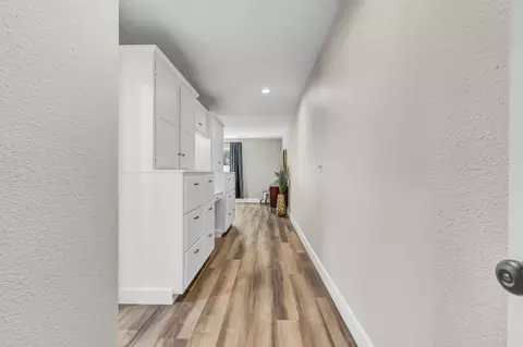 Entry Way - 42076 Black Oak Dr, Three Rivers, CA 93271 photo 6 of 6