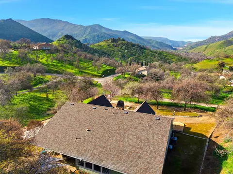 View/Area - 42076 Black Oak Dr, Three Rivers, CA 93271 photo 4 of 7