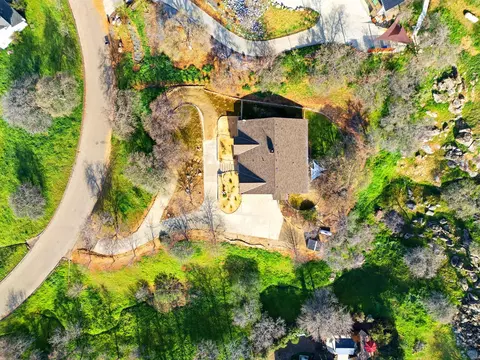 View/Area - 42076 Black Oak Dr, Three Rivers, CA 93271 photo 5 of 7