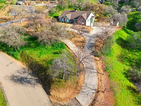 View/Area - 42076 Black Oak Dr, Three Rivers, CA 93271 photo 1 of 7