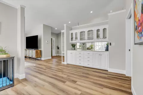 Entry Way - 42076 Black Oak Dr, Three Rivers, CA 93271 photo 3 of 6
