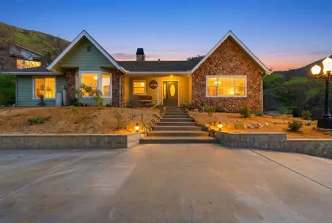Exterior - 42076 Black Oak Dr, Three Rivers, CA 93271 photo 7 of 16