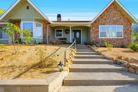 42076 Black Oak Dr, Three Rivers, CA 93271