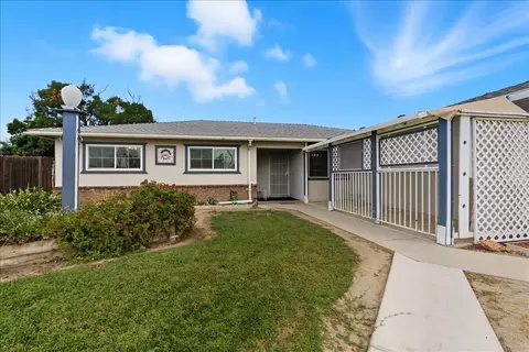 2070 W Harrison Ave, Porterville, CA 93257