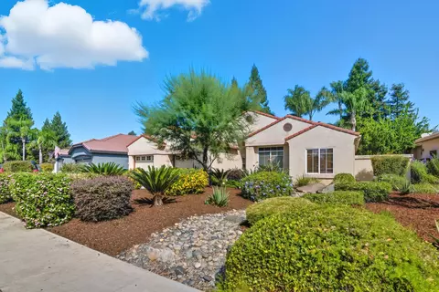 1624 E Monte Vista Ct, Visalia, CA 93292