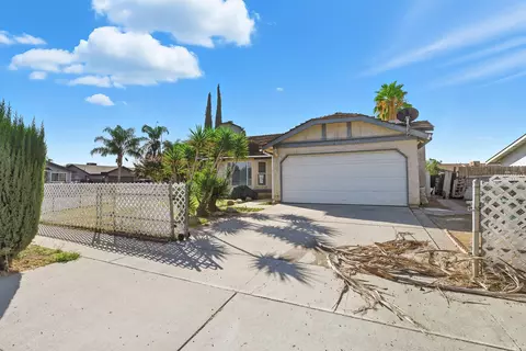 315 W Meadow Dr, Tulare, CA 93274