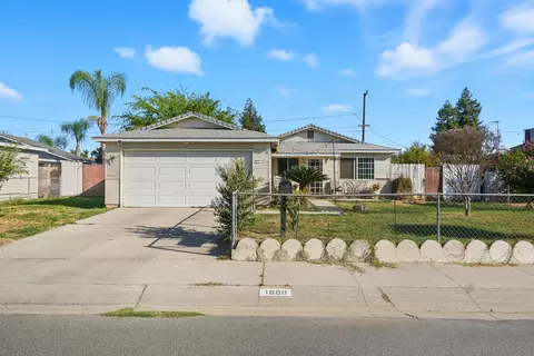 1800 W Merritt Ave, Tulare, CA 93274