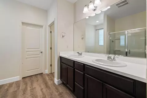 Entry Way - 3926 E Myrtle Ave, Visalia, CA 93292 photo 12 of 14