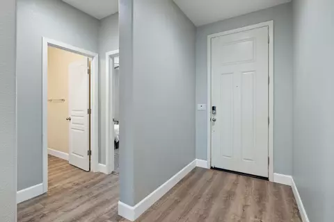 Entry Way - 3926 E Myrtle Ave, Visalia, CA 93292 photo 1 of 14