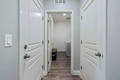 Entry Way - 3926 E Myrtle Ave, Visalia, CA 93292 photo 4 of 14